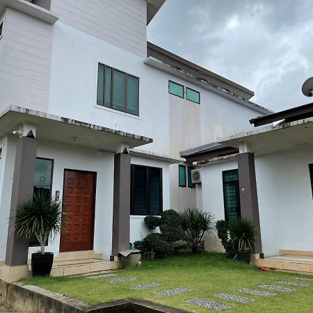 Vila Ayah Kota Bharu Exterior foto